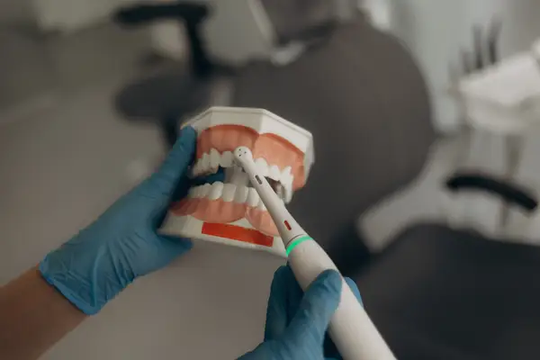 how to clean your teeth